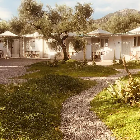 Barreira Beachfront Rooms 7 Kalamata Exterior photo